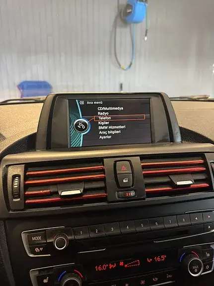 BMW 116D 2012 photo 2