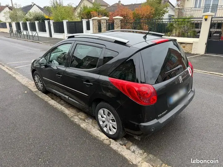 Peugeot 207 2012 photo 2