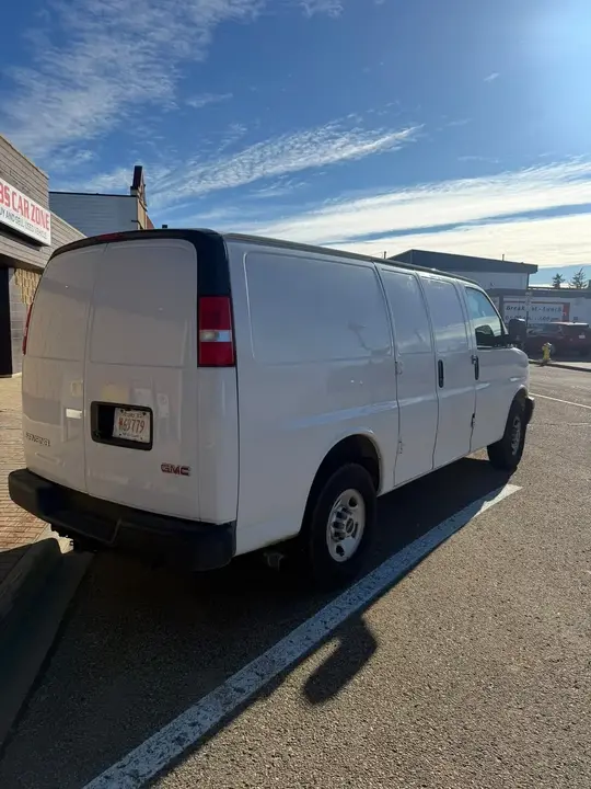 GMC Savana 2018 photo 4