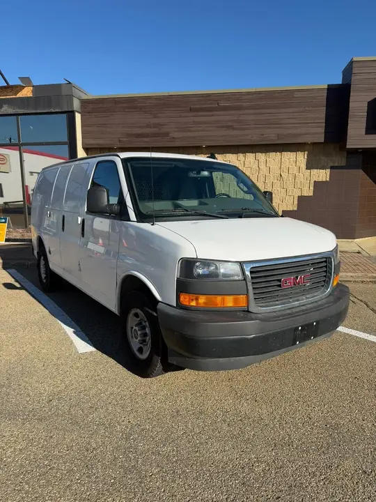 GMC Savana 2018 photo 3