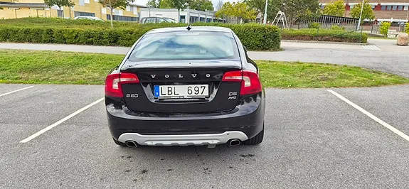 Volvo S60 2011 photo 2