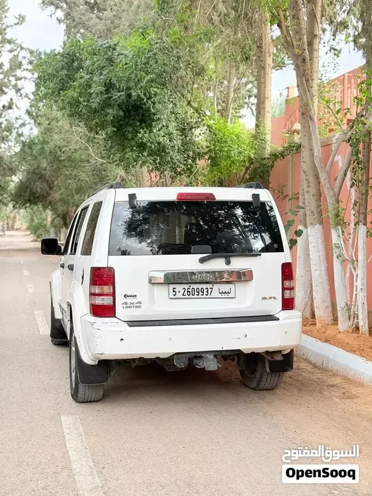 Jeep Liberty 2010 photo 4