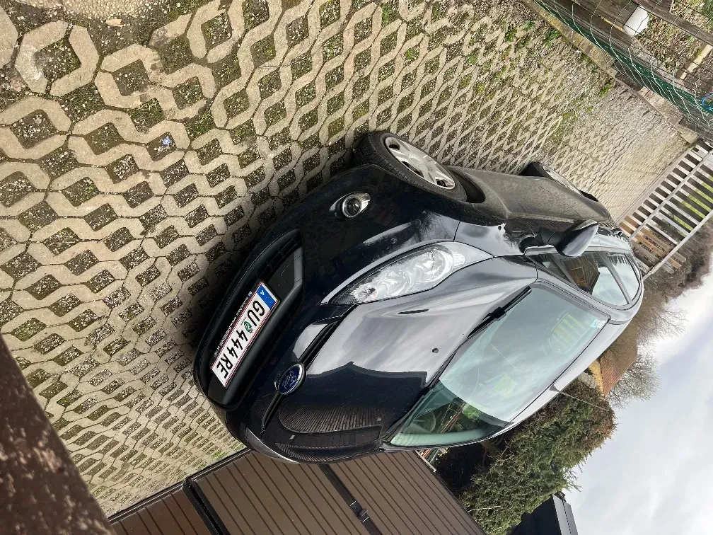 Ford Fiesta 2011 photo 3