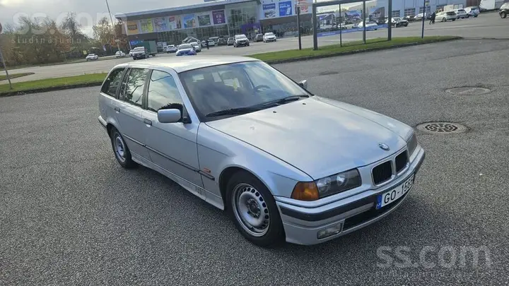 BMW 318 1997 photo 2