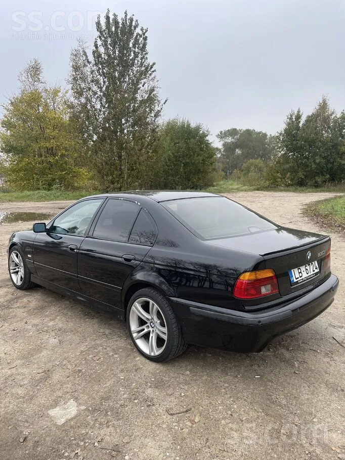 BMW E39 2001 photo 2