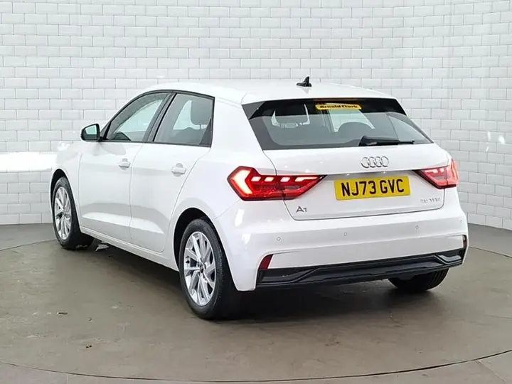 Audi A1 2023 photo 2