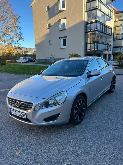 Volvo S60 2012 photo 4