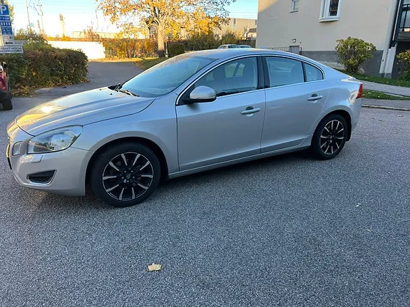 Volvo S60 2012 photo 3
