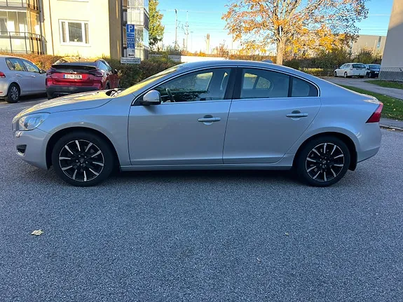 Volvo S60 2012 photo 2