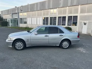 Mercedes-Benz C-Class 2000 photo 2