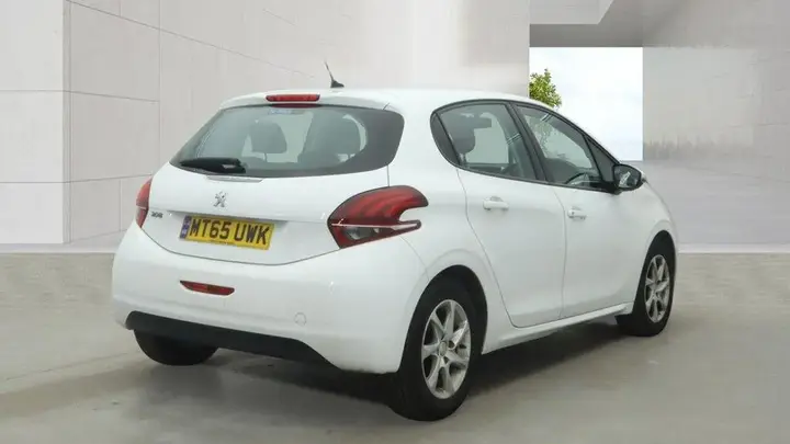 Peugeot 208 2016 photo 4
