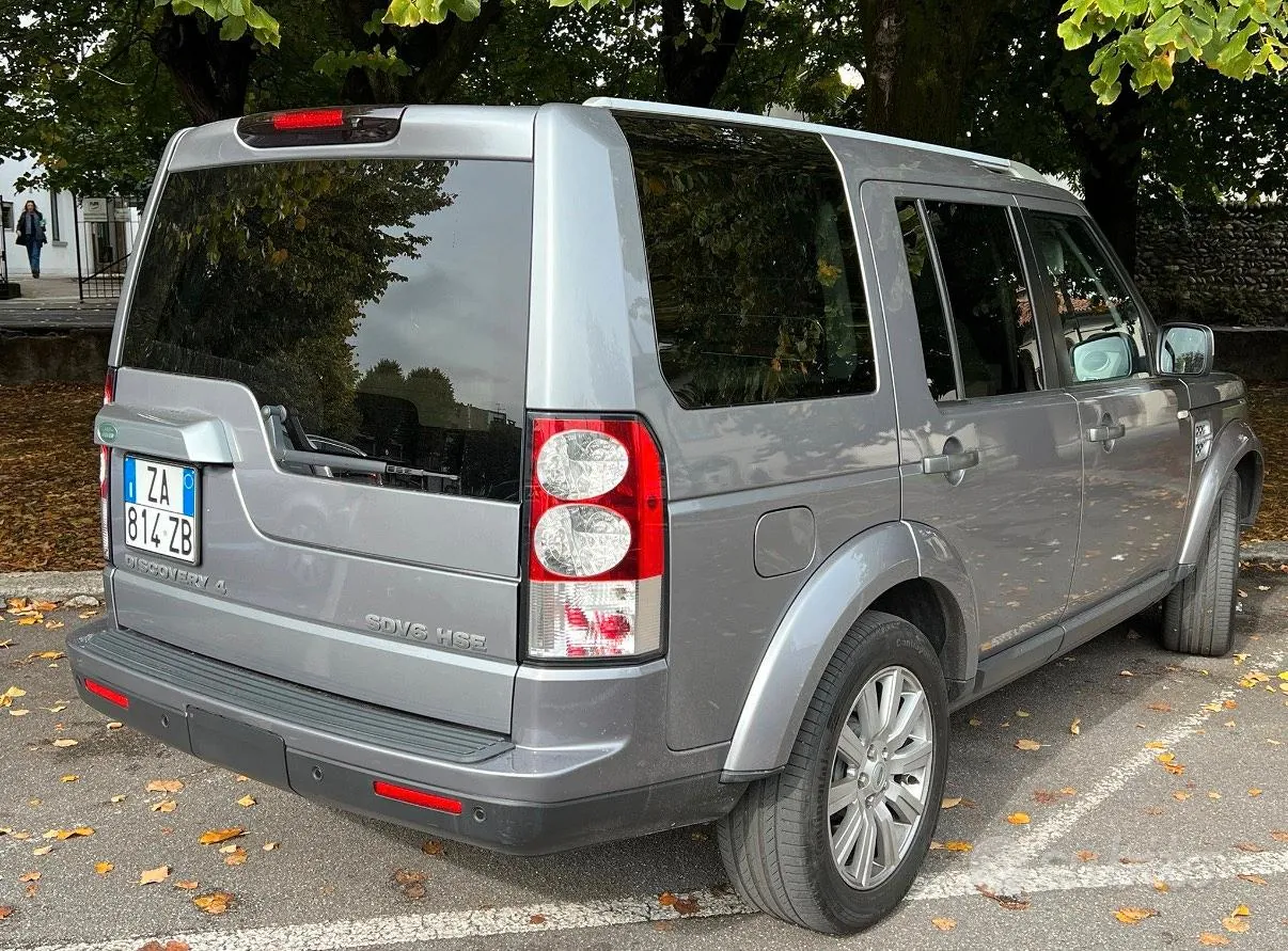 Land Rover Discovery 2011 photo 2