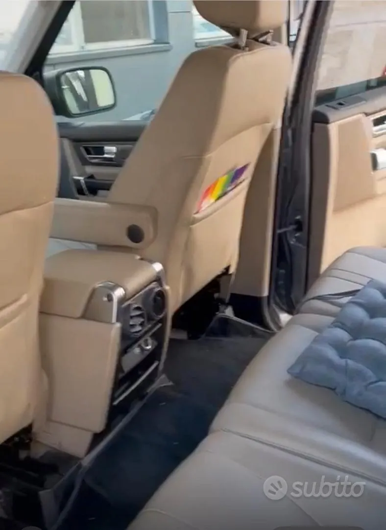 Land Rover Discovery 2011 photo 4