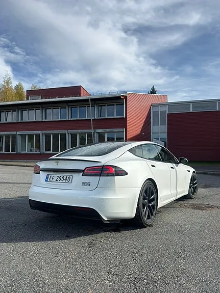 Tesla Model S 2023 photo 4