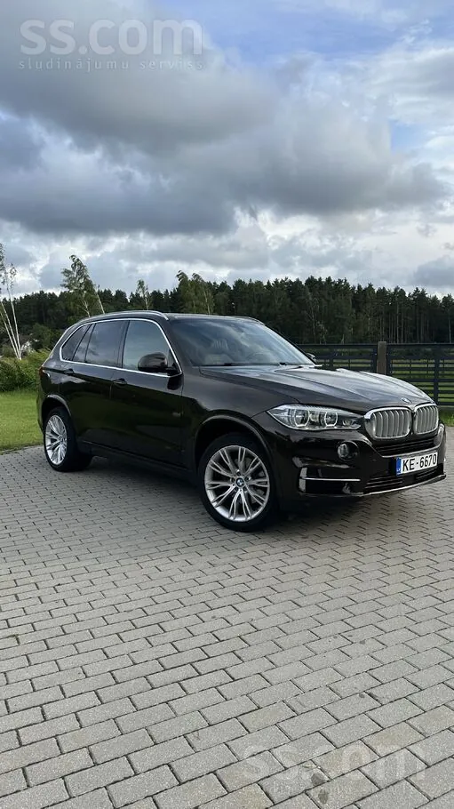 BMW X5 2015 photo 2