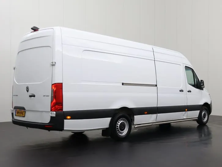 Mercedes-Benz Sprinter 2022 photo 2