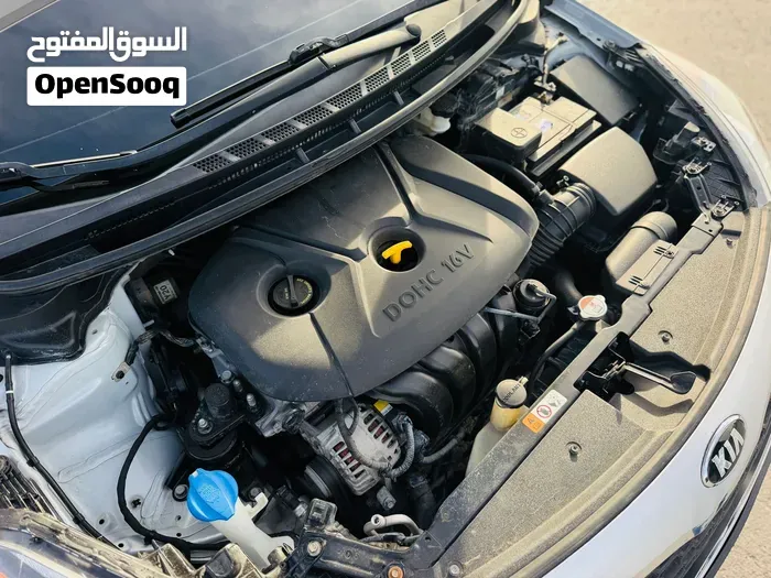 Kia K3 2014 photo 2