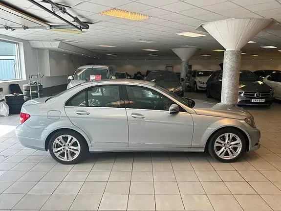 Mercedes-Benz C180 2014 photo 2