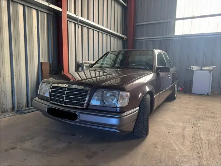 Mercedes-Benz W124