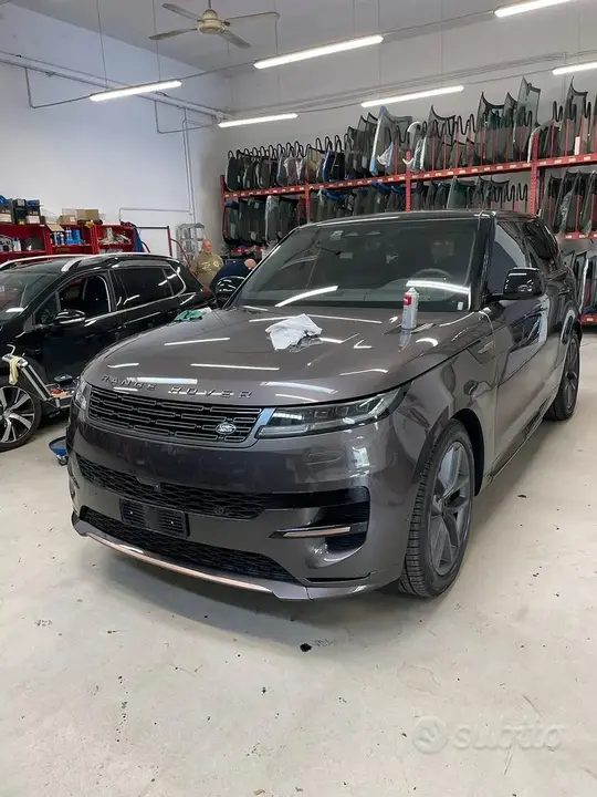 Land Rover Range Rover Sport 2023 photo 4