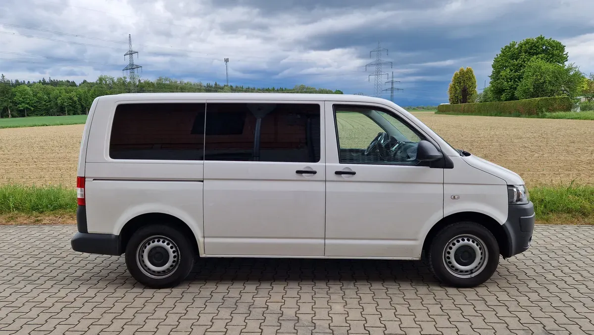 Volkswagen T5 2012 photo 2