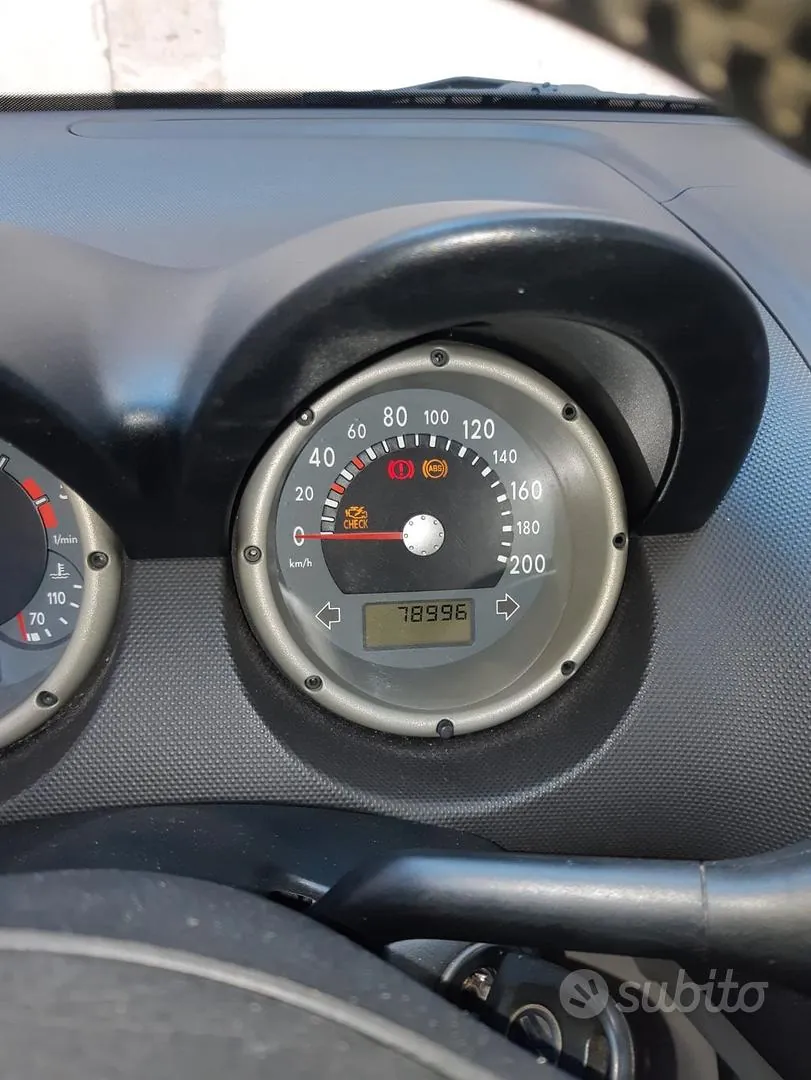 Volkswagen Lupo 2004 photo 2