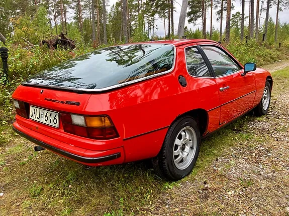 Porsche 924 1976 photo 4