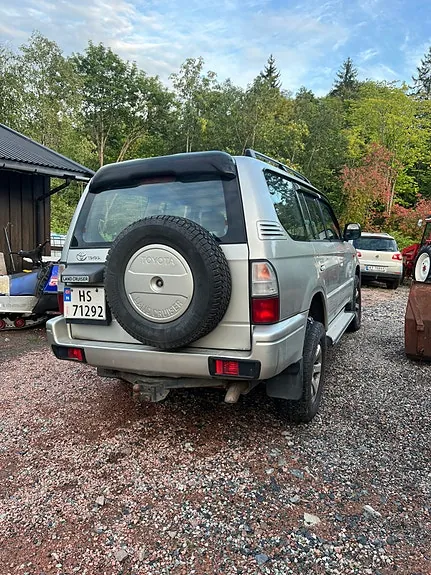 Toyota Land Cruiser 2001 photo 3