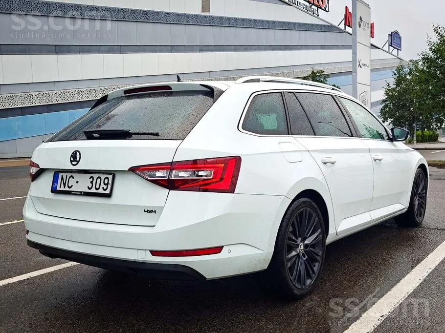 Skoda Superb 2017 photo 2