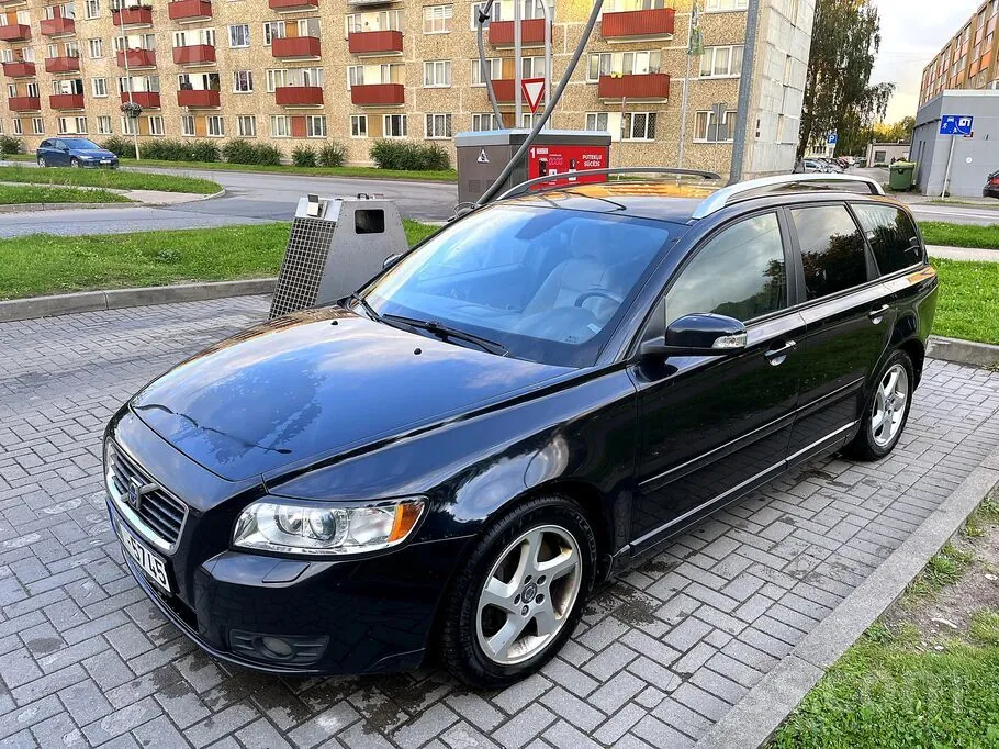 Volvo V50 2008 photo 2