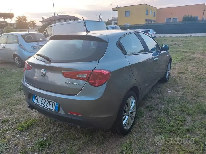 Alfa Romeo Giulietta 2017 photo 5