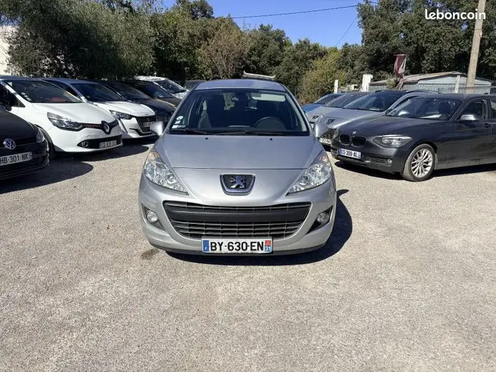Peugeot 207 2011 photo 2