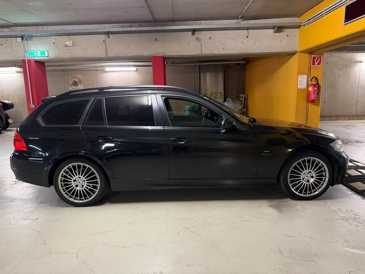 BMW 3 Series 2006 photo 2