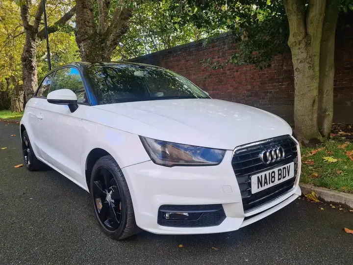 Audi A1 2018 photo 2