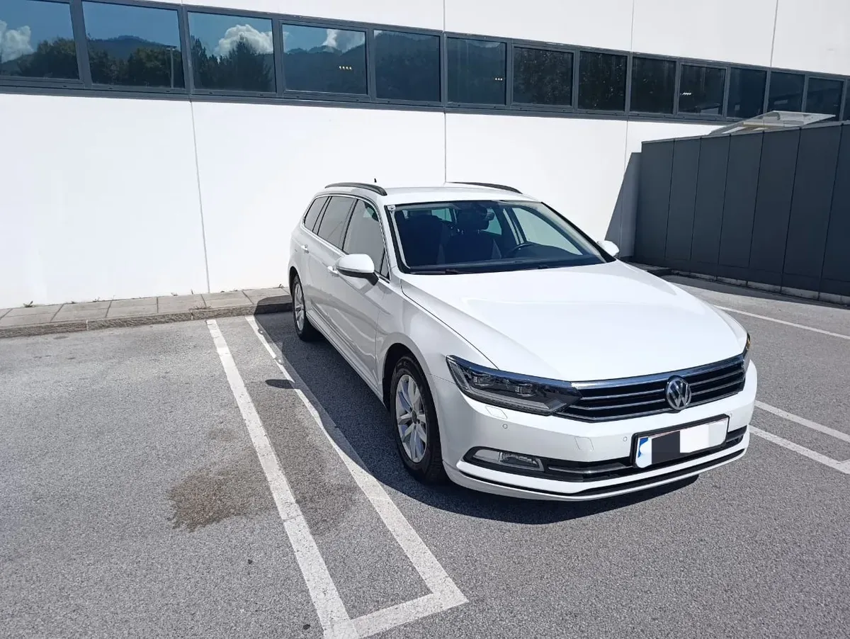 Volkswagen Passat 2018 photo 2