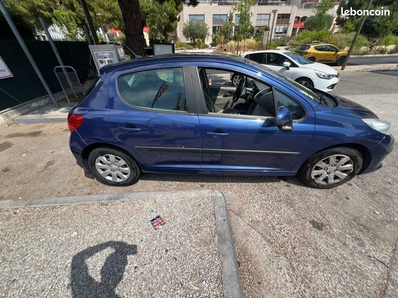 Peugeot 207 2006 photo 2