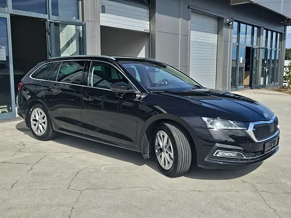 Skoda Octavia 2023 photo 2