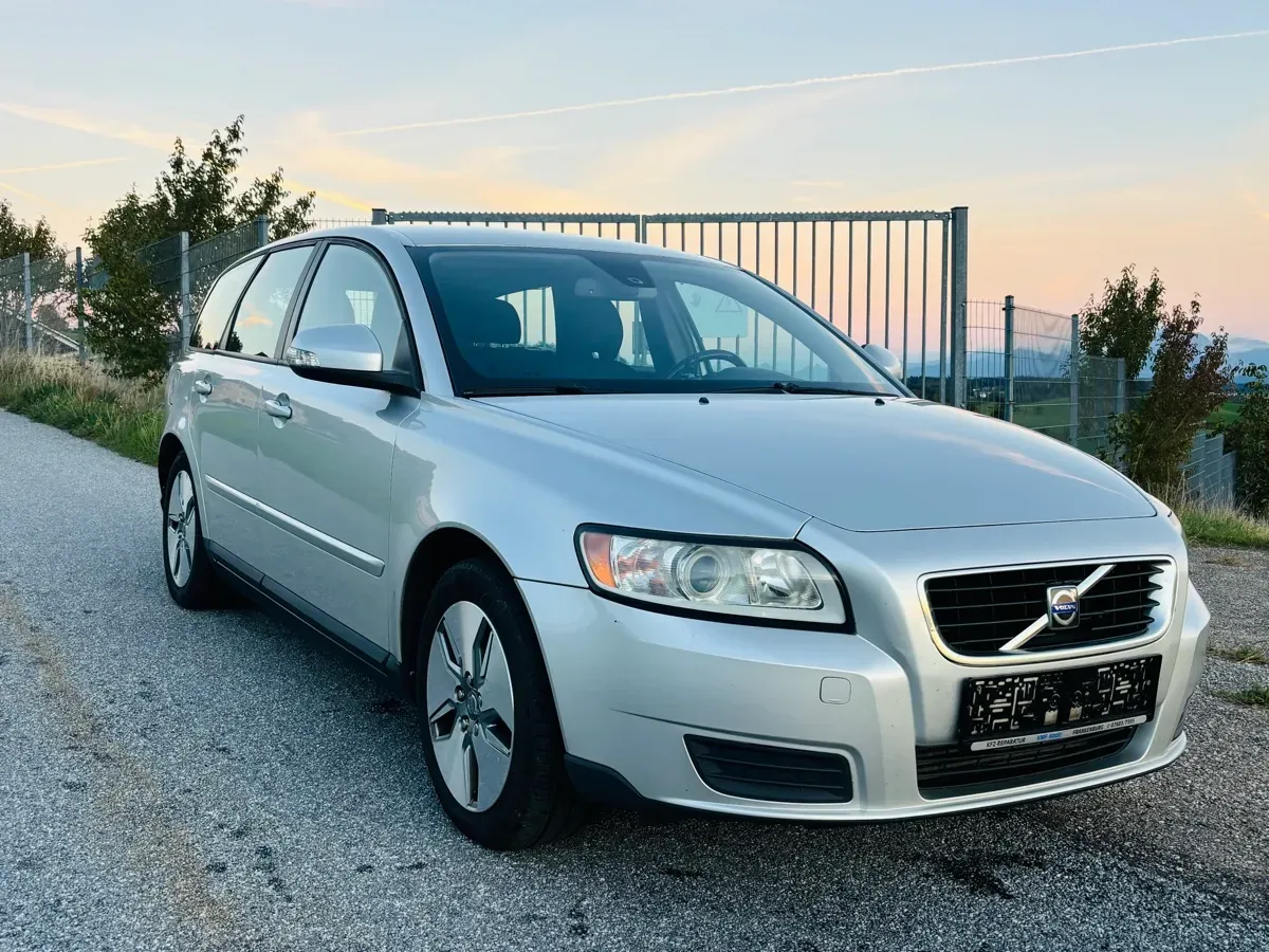 Volvo V50 2010 photo 3