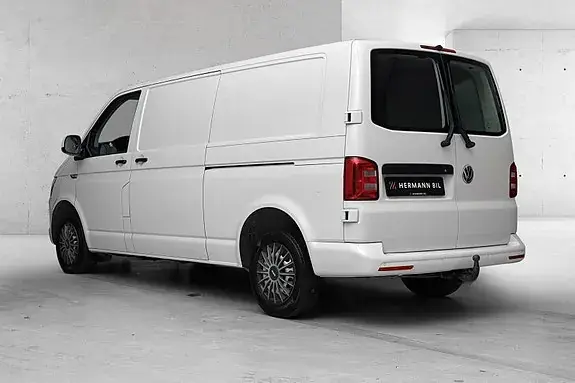 Volkswagen Transporter 2018 photo 2