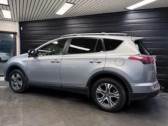 Toyota Rav4 2017 photo 5