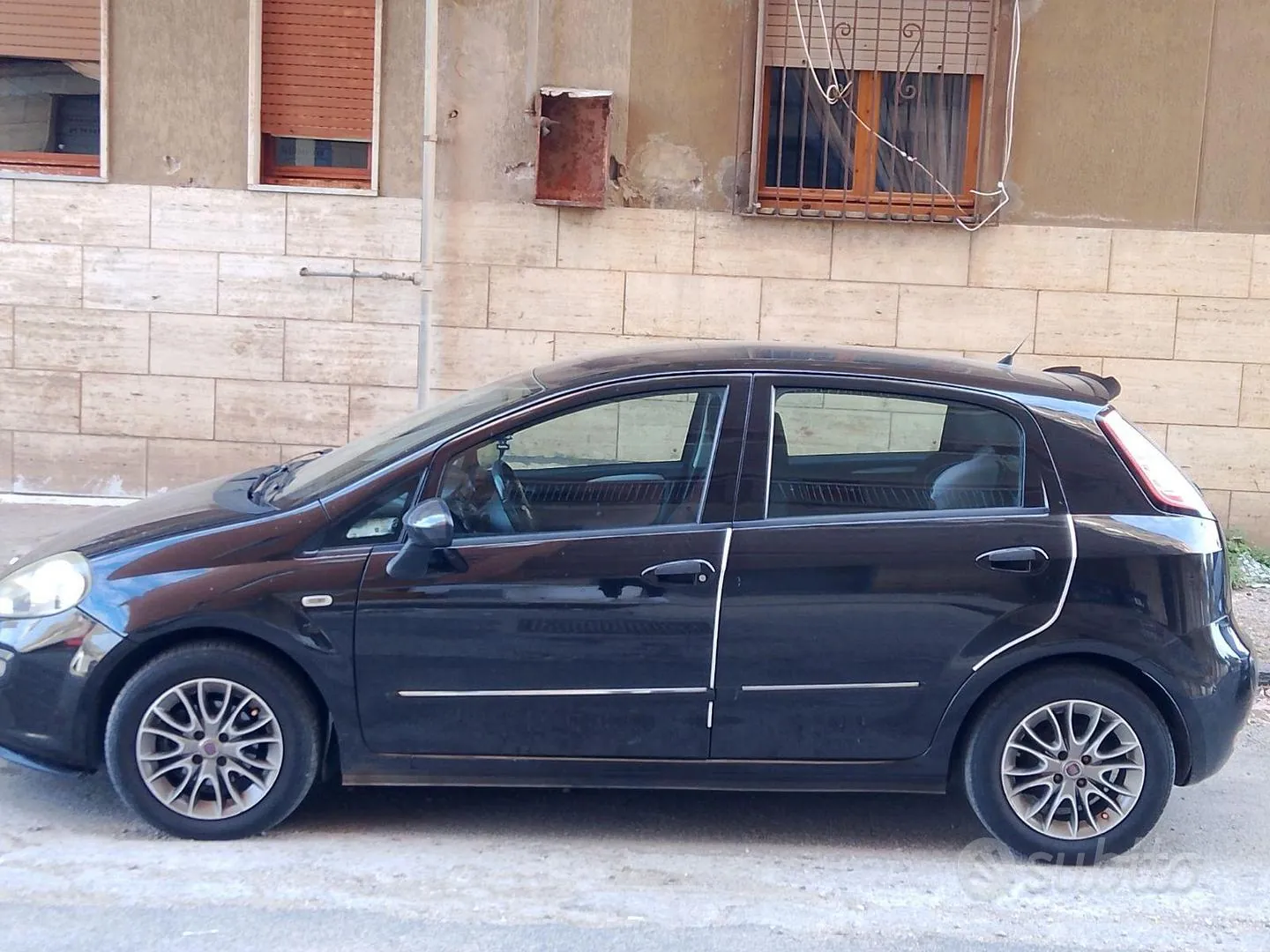 Fiat Punto Evo 2011 photo 2