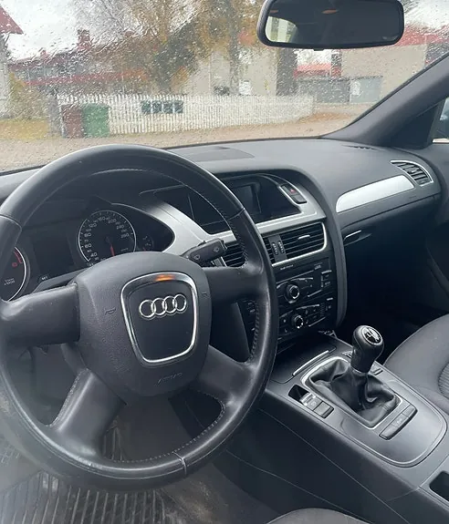 Audi A4 2011 photo 3