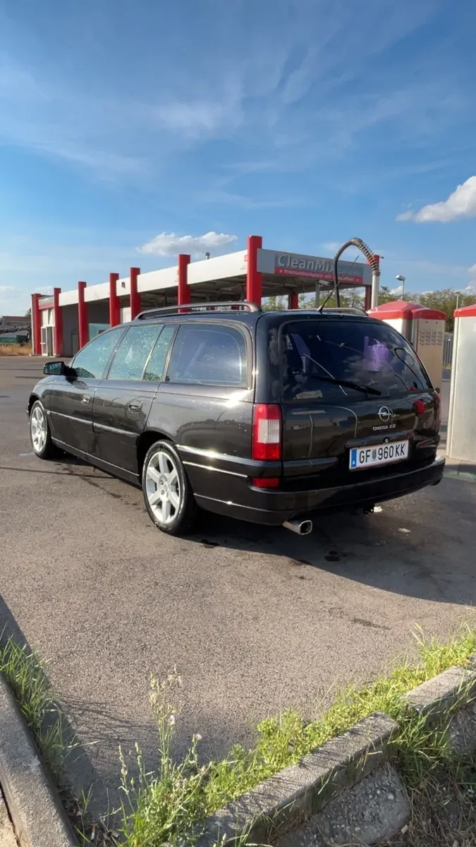 Opel Omega 2003 photo 2