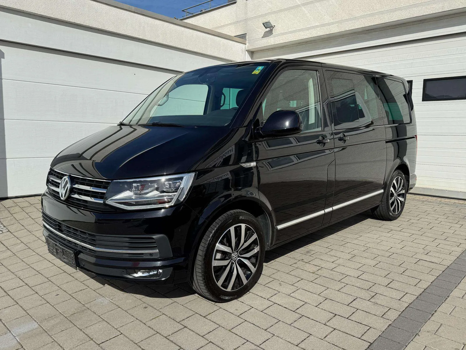 Volkswagen T6 Multivan 2017 photo 2