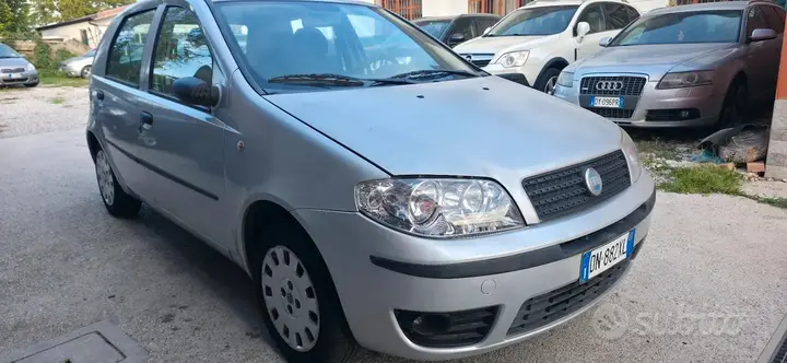Fiat Punto 2008 photo 2