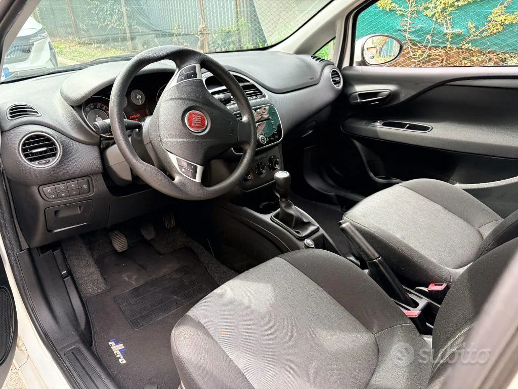 Fiat Punto Van 2015 photo 4