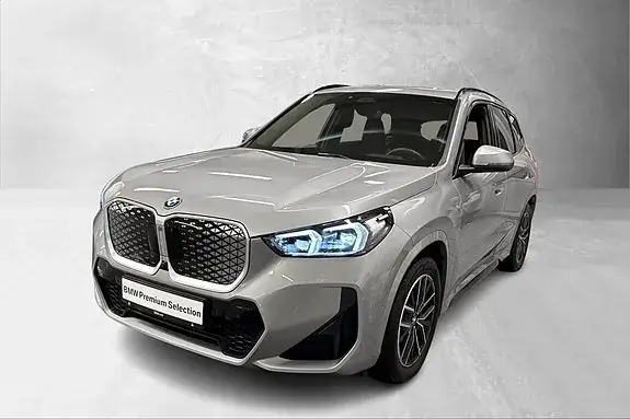 BMW Ix1 2026 photo 2