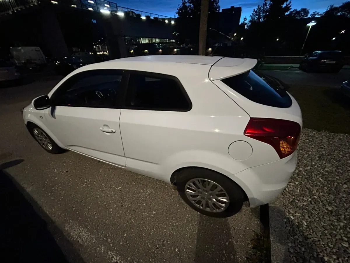 Kia Proceed