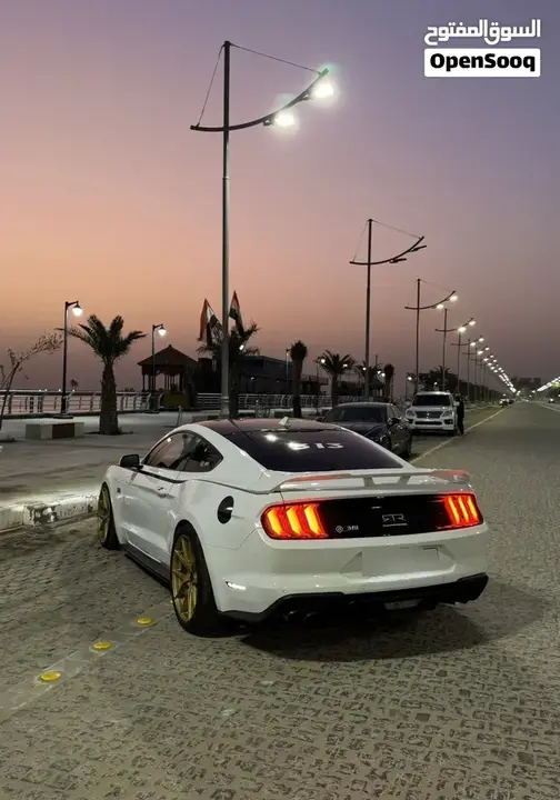 Ford Mustang 2022 photo 4