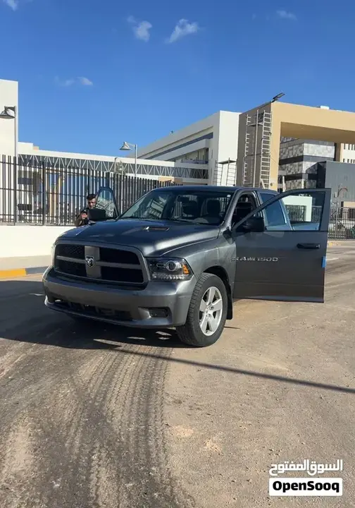 Dodge Ram Laramie 2012 photo 2